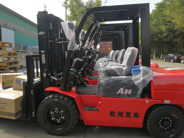 叉車轉(zhuǎn)向沉重？叫你這些方法排除！